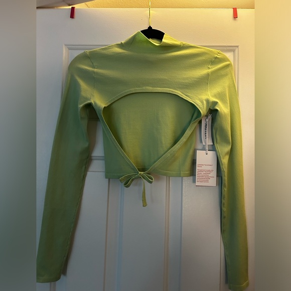 Brand New | Aritzia - Sunday Best : Long sleeve Crop top - open back - Picture 2 of 3